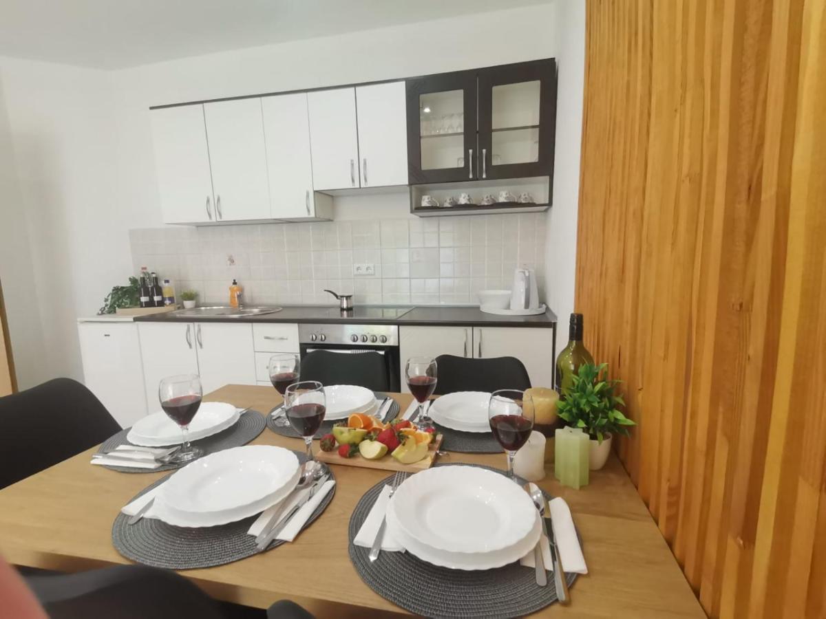 King'S Cave Deluxe Apartment ไยเซ ภายนอก รูปภาพ