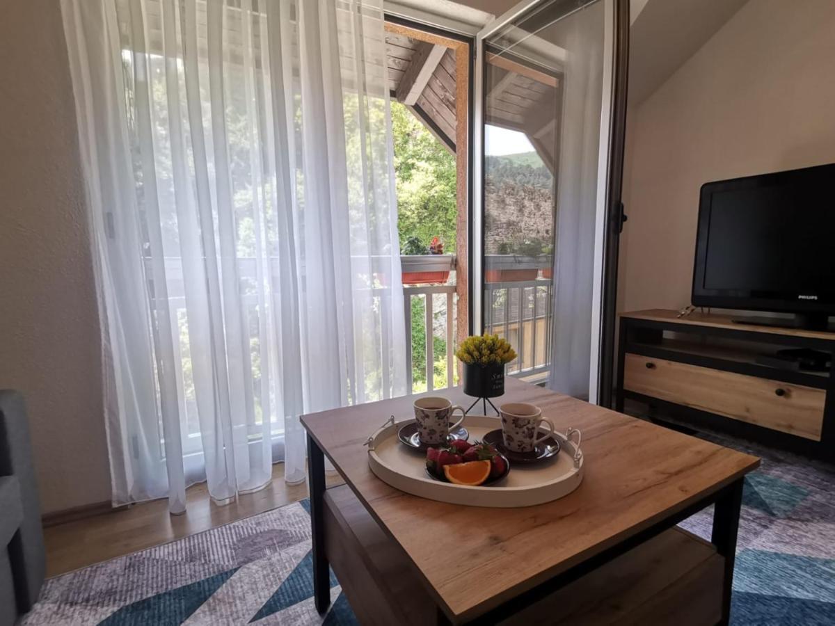 King'S Cave Deluxe Apartment ไยเซ ภายนอก รูปภาพ