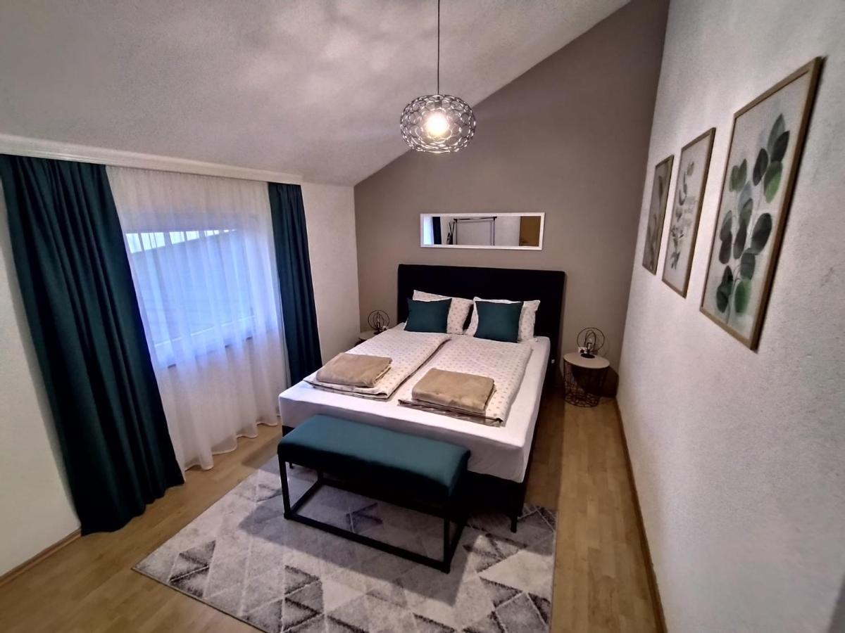 King'S Cave Deluxe Apartment ไยเซ ภายนอก รูปภาพ